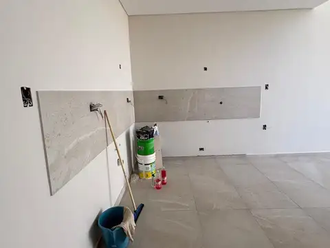 VENTA CASA 3 DORMITORIOS - ZONA CENTRO