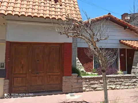 CASA 4 AMBIENTES EN DOS PLANTAS EN RAMOS MEJIA