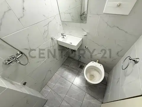 Monteagudo 100, Piso 0