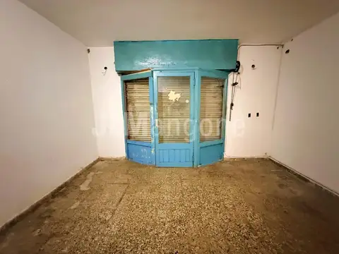 Depto Tipo Casa en Alquiler en Villa Luzuriaga, $ 600.000