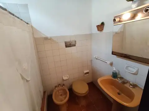 CASA EN VENTA 5 AMBIENTES CENTRO LUJAN