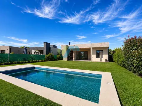 Alquiler anual casa con pileta - San Ramiro Pilar del Este