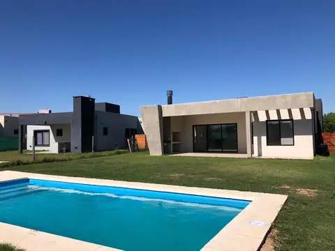 Casa en Alquiler de 3 dormitorios