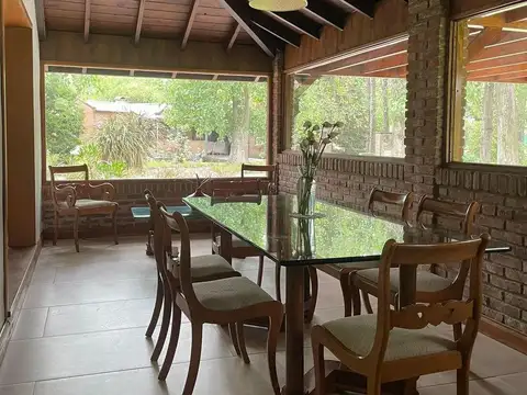 CASA 7 AMBIENTES CON PISCINA - LA TRADICION