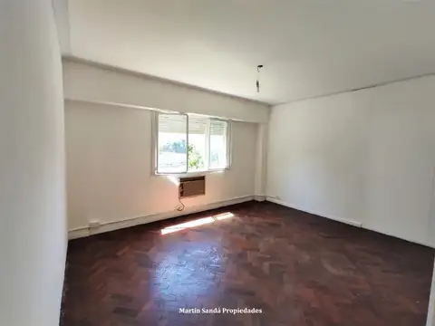 3 AMBIENTES AL FRENTE LUMINOSO EXCELENTE DEPARTAMENTO