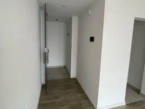 Oficina en Alquiler con 1 cochera