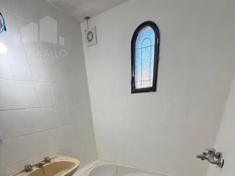 Casa 6 ambientes con 3 baños