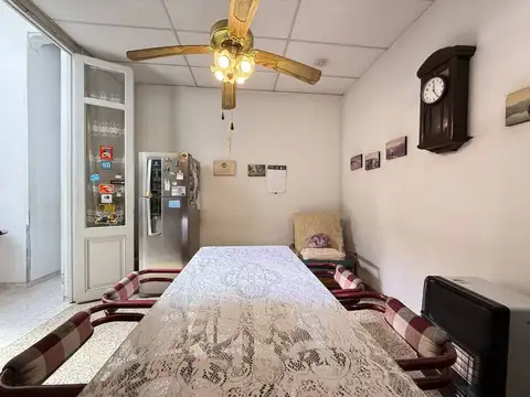 Venta Casa 4 dormitorios y cochera en Cordon Norte