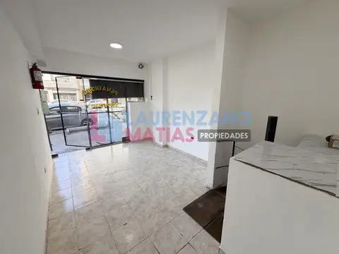LOCAL DE 30 M2 SOBRE AVENIDA EN VILLA PUEYRREDON