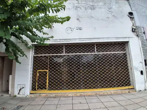 Local comercial en alquiler – Rivadavia 2900