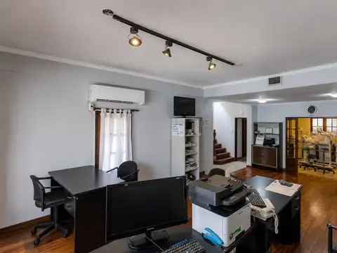 VENTA CASA DOBLE ACCESO Y JARDIN GRAN TERRENO