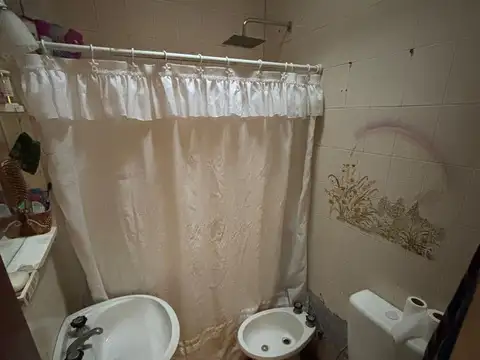 CASA EN VENTA EN PERGAMINO A REFACCIONAR