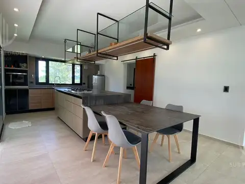 Casa en Venta al Este