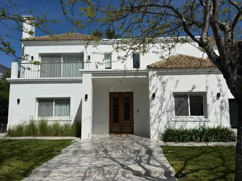 Casa en Venta en El Encuentro, USD 780.000