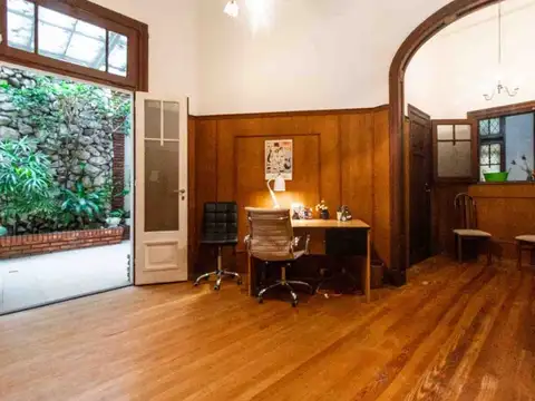 Casa 6 ambientes con 5 baños