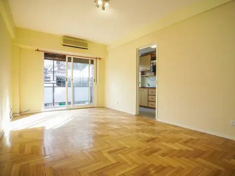 Tinogasta 3100, Piso 1