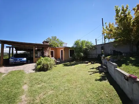 Casa 8 ambientes con 2 baños