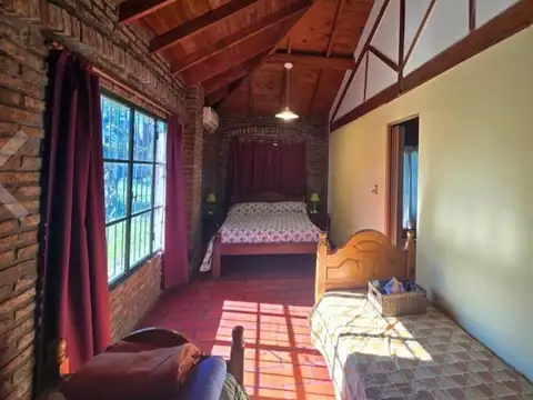 Venta casa 4 ambientes con pileta + 2 ambientes La Reja