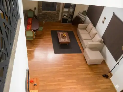 Casa 6 ambientes con 2 baños