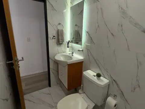 a metros de santos vega y campo de mayo