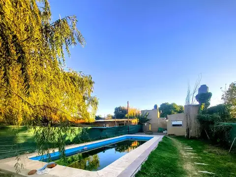 VENTA CASA LOTE DE 425 MTR MONOAMB PILETA QUINCHO