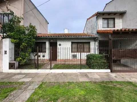 Casa 3 ambientes con 2 baños