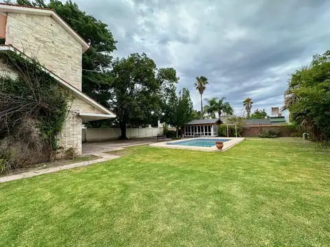 PASINATO al 1400. TERRENO CON PISCINA