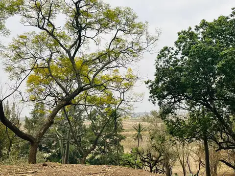 ¡RETASADA! Excelente Quinta sobre la Barranca en El Cazador