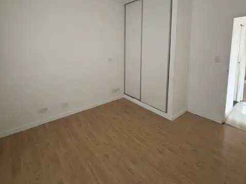 Depto Tipo Casa en Alquiler 40 años