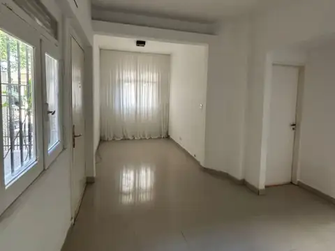 PASAJE EL TROVADOR 3000, ALQUILER PH DE TRES AMBIENTES CON PATIO