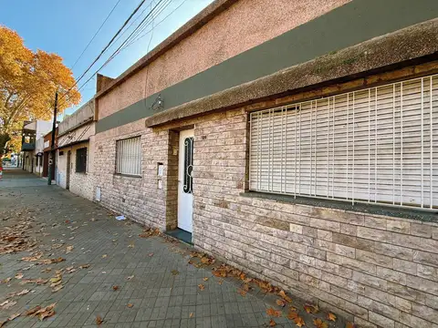 Uriburu 728 - Casa De 2 Dormitorios En Alquiler - Las Heras, Rosario