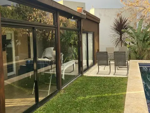 Casa en Venta en Adrogue, USD 410.000