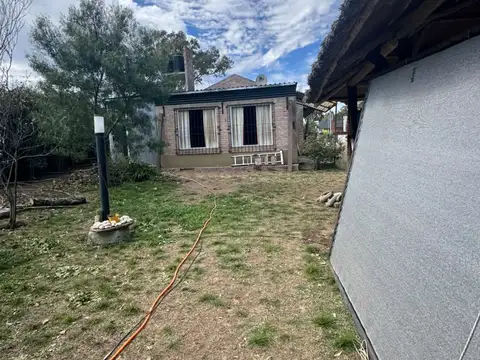 Casa 4 ambientes con 1 baño