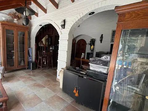 Casa en Venta con 2 cocheras