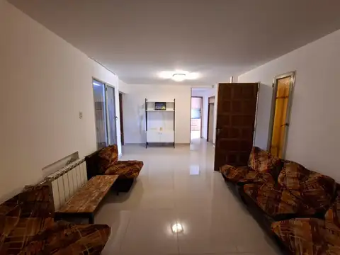 Casa 8 ambientes con 3 baños