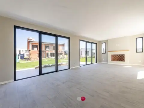 Casa 5 ambientes con 3 baños