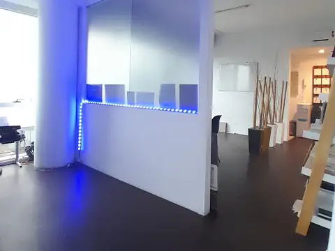 Oficina en venta en Vicente Lopez con cochera cubierta