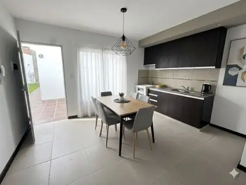 Alberdi. 2 dormitorios con patio y financiación. Entrega inicial: U$S 35.000