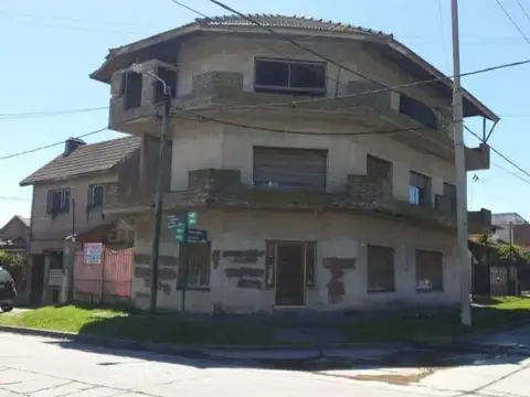 Jorge miles 1302 esquina Gamarra