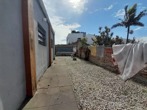 Casa en Venta con 4 cocheras