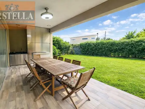 Casa 5 ambientes con 3 baños