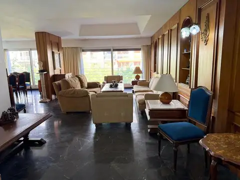 Departamento 8 ambientes con 3 baños