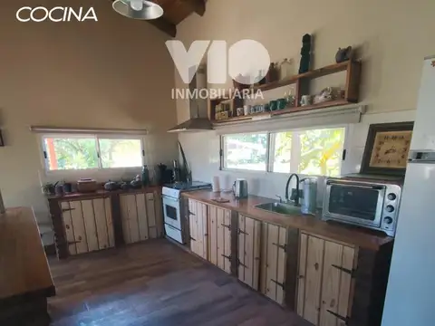 Casa en Venta con 3 cocheras