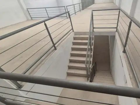ALQUILER Local comercial 660m2 sobre Bv. Segui
