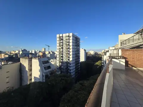 VENTA- AV PEDRO GOYENA 1600. PISO ALTO - BALCON ATERRAZADO