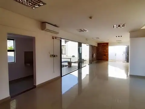Oficina 6 ambientes con 2 baños