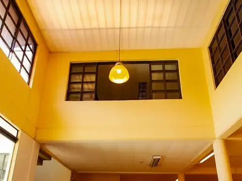 Oficina en Venta con 25 cocheras