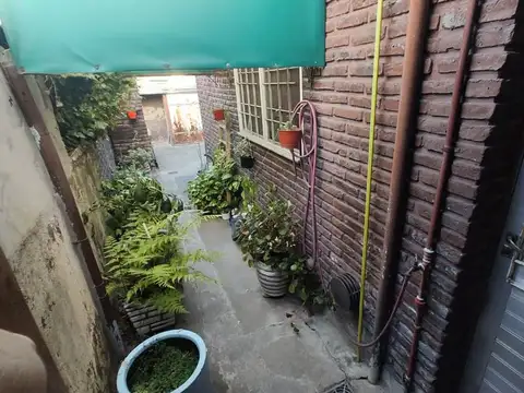 VENTA CASA 4 AMBIENTES CON TERRAZA GARAGE 3 AUTOS