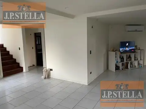 Casa 5 ambientes con 3 baños