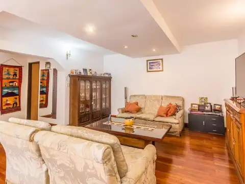 Casa 6 ambientes con 3 baños